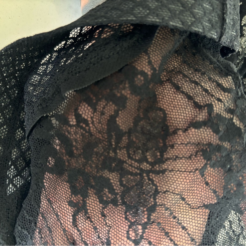 Delicate lace hosiery thigh highs - black with floral pattern size small